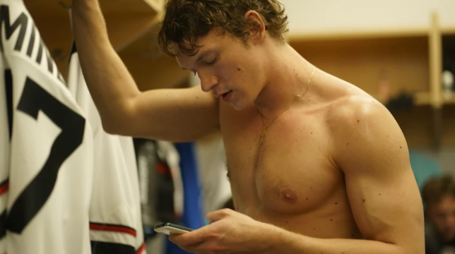 Heated Rivalry scena